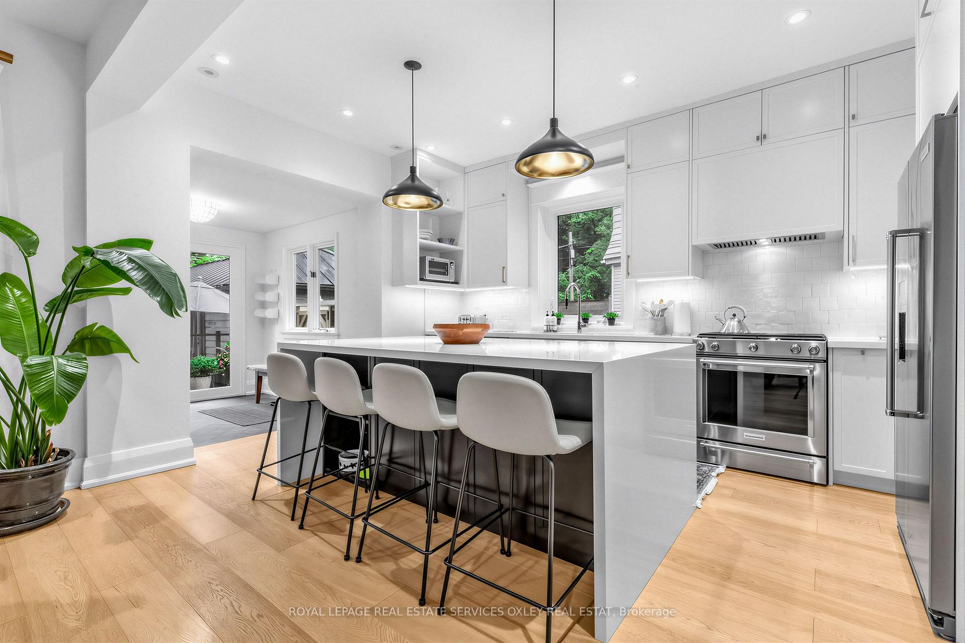 Photo 9 of 20 Edgewood Crescent, Toronto, Rosedale-Moore Park — HOMEH