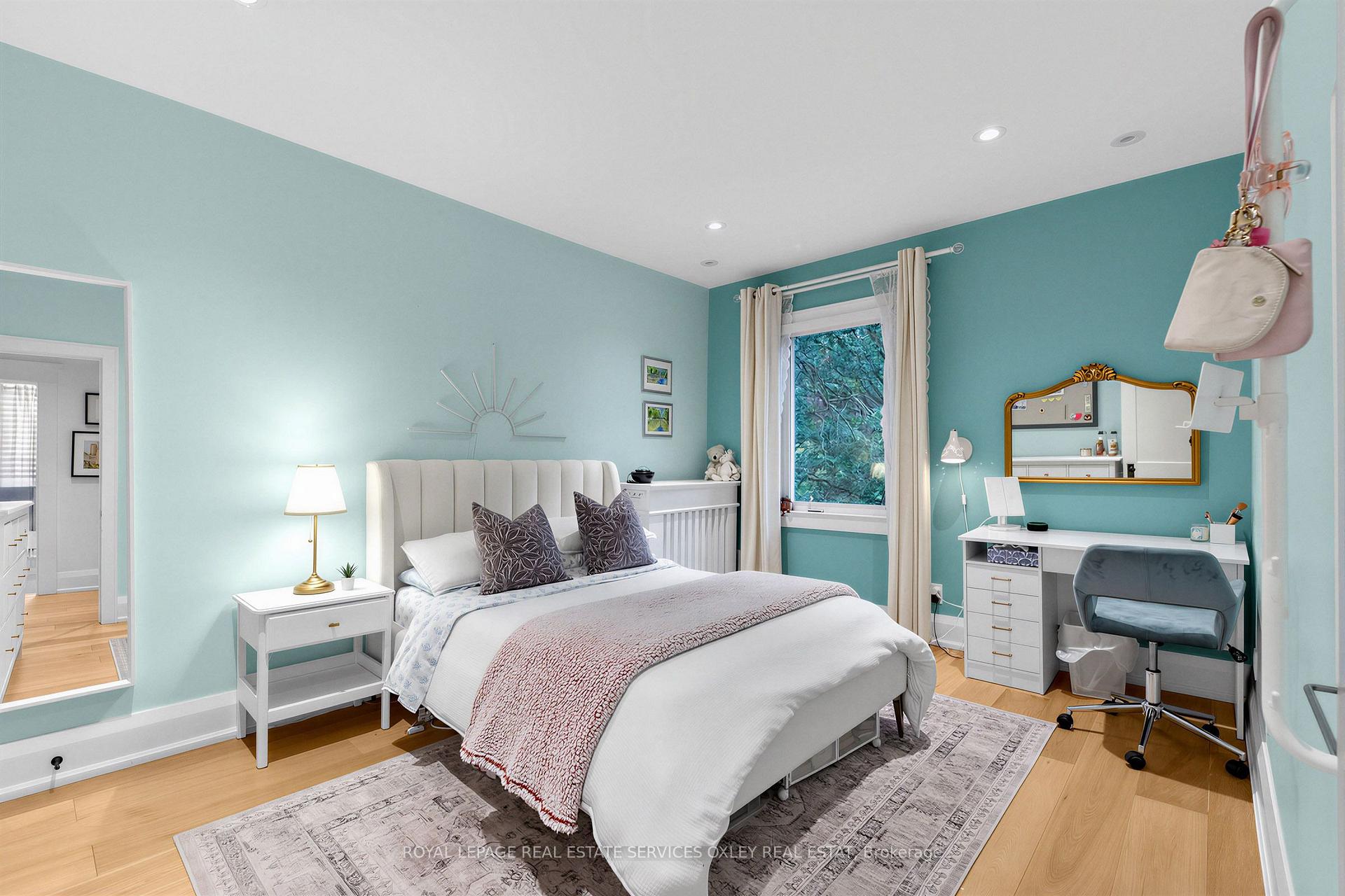 Photo 18 of 20 Edgewood Crescent, Toronto, Rosedale-Moore Park — HOMEH