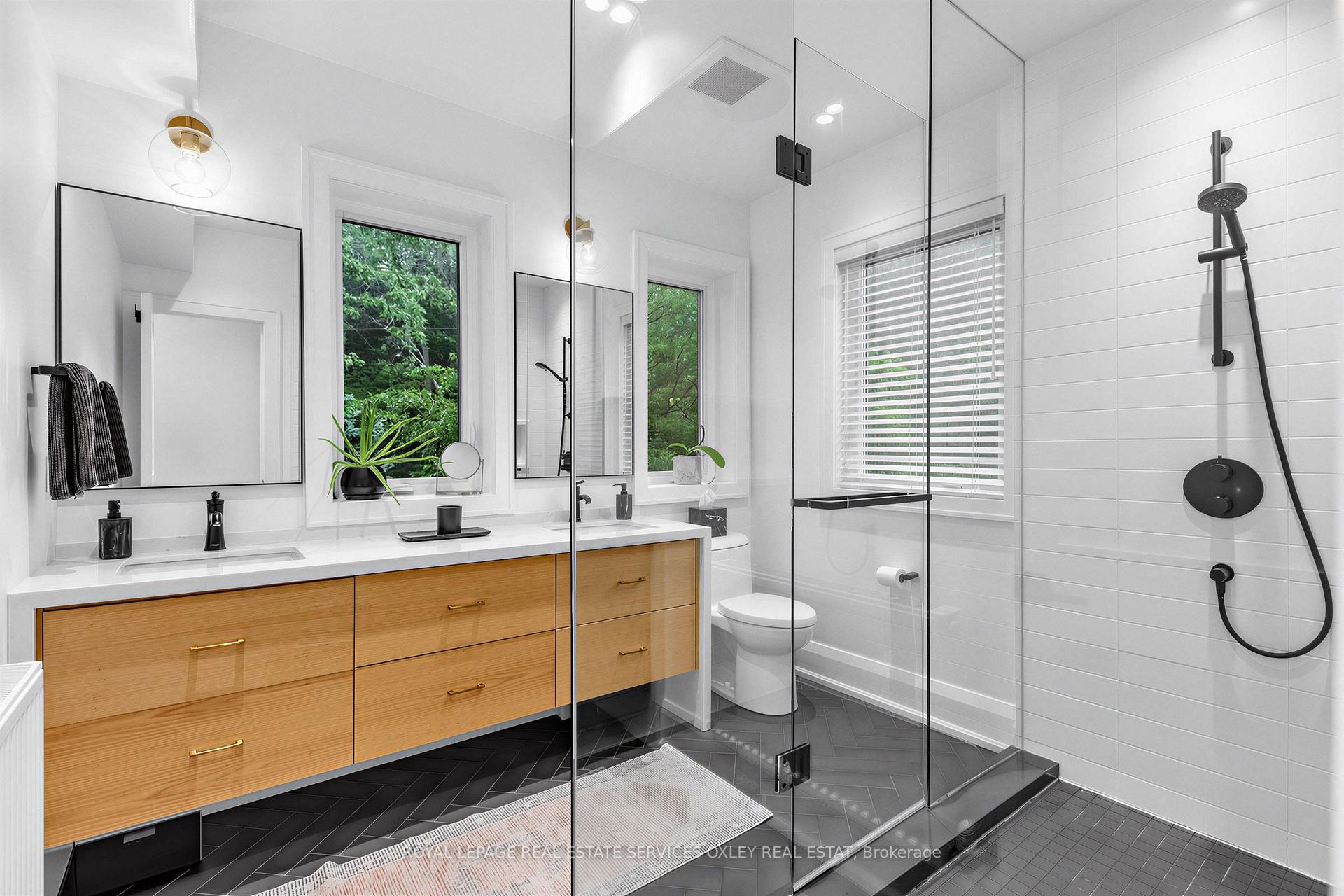Photo 23 of 20 Edgewood Crescent, Toronto, Rosedale-Moore Park — HOMEH