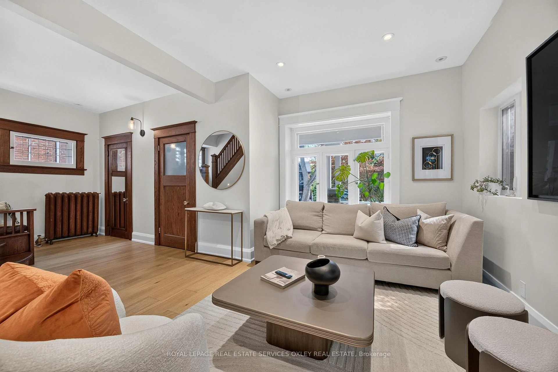 Photo 3 of 20 Edgewood Crescent, Toronto, Rosedale-Moore Park — HOMEH