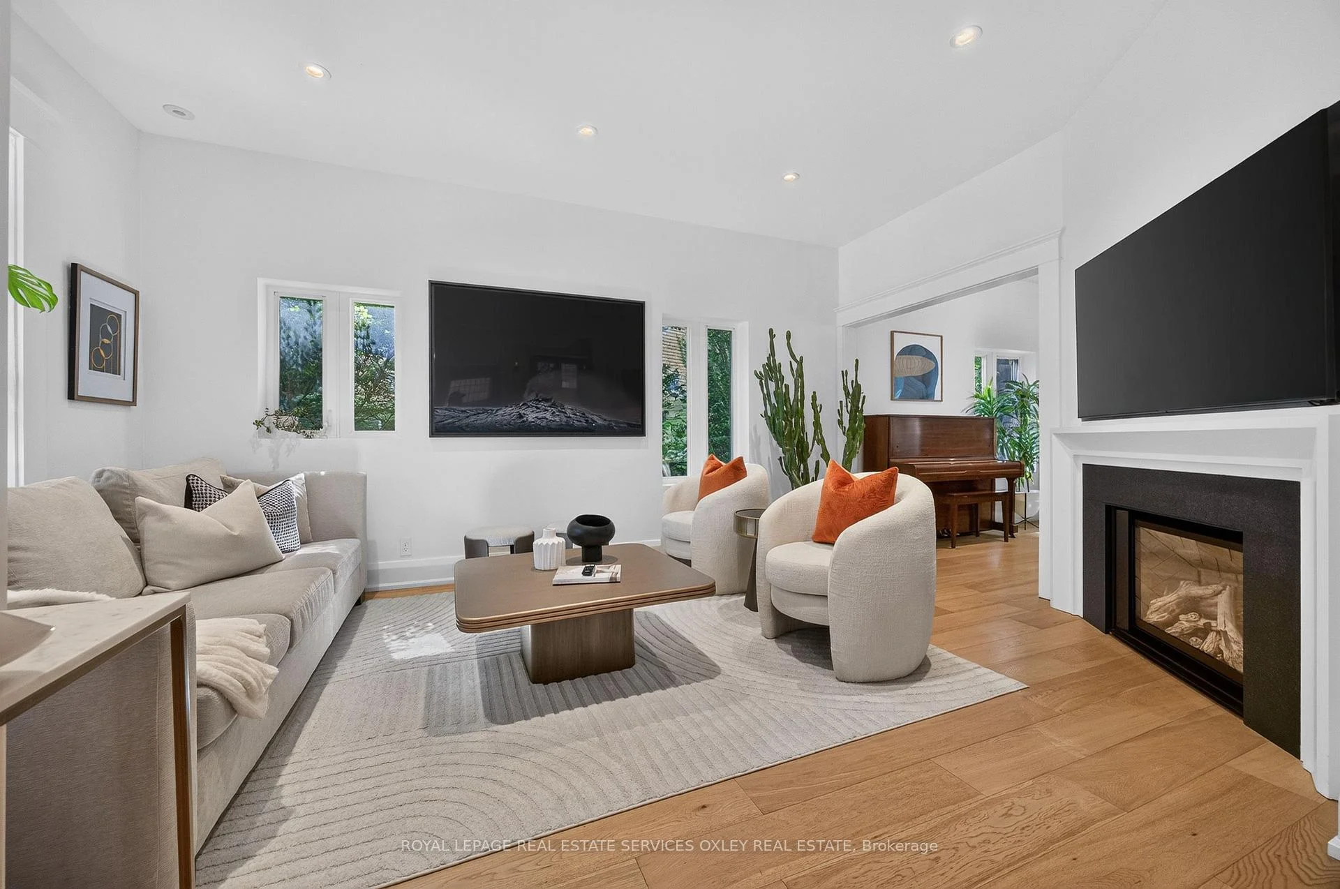 Photo 4 of 20 Edgewood Crescent, Toronto, Rosedale-Moore Park — HOMEH