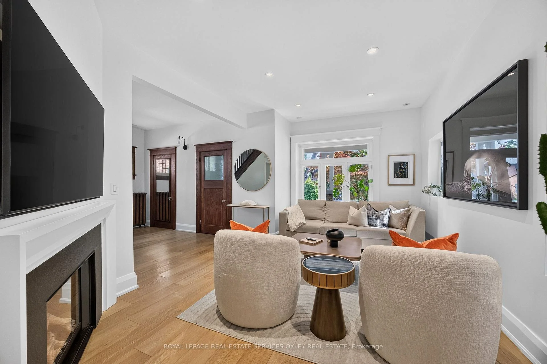 Photo 5 of 20 Edgewood Crescent, Toronto, Rosedale-Moore Park — HOMEH