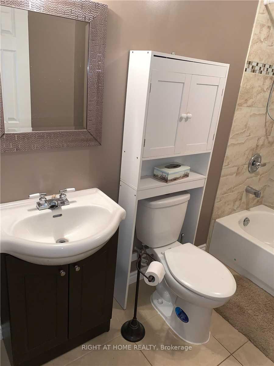 Photo 9 of Unit Bsm, 83 Lewis Honey Drive, Aurora, Bayview Northeast — HOMEH