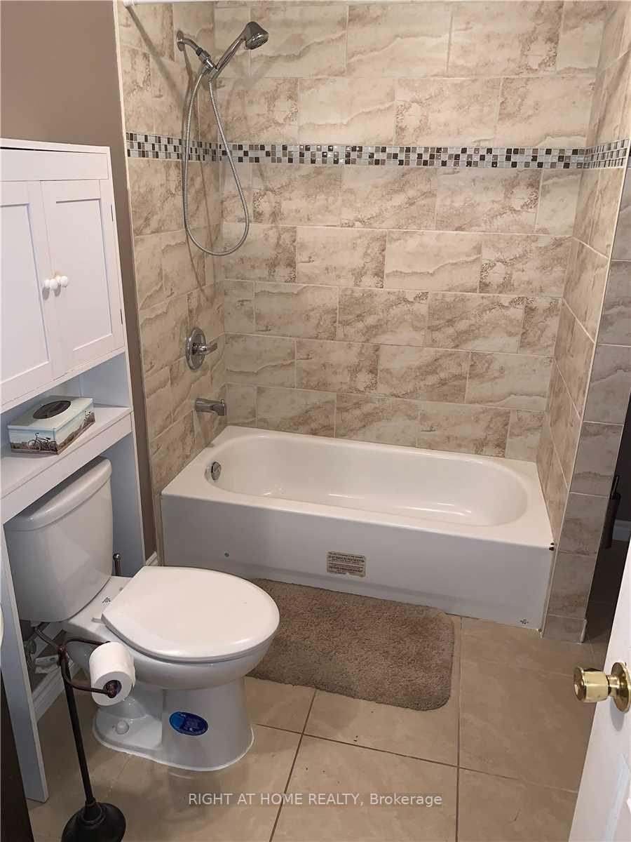 Photo 7 of Unit Bsm, 83 Lewis Honey Drive, Aurora, Bayview Northeast — HOMEH