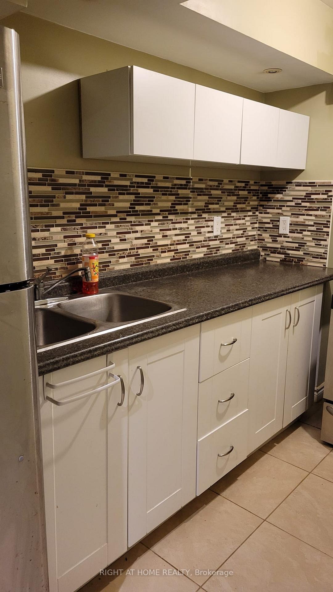 Photo 11 of Unit Bsm, 83 Lewis Honey Drive, Aurora, Bayview Northeast — HOMEH