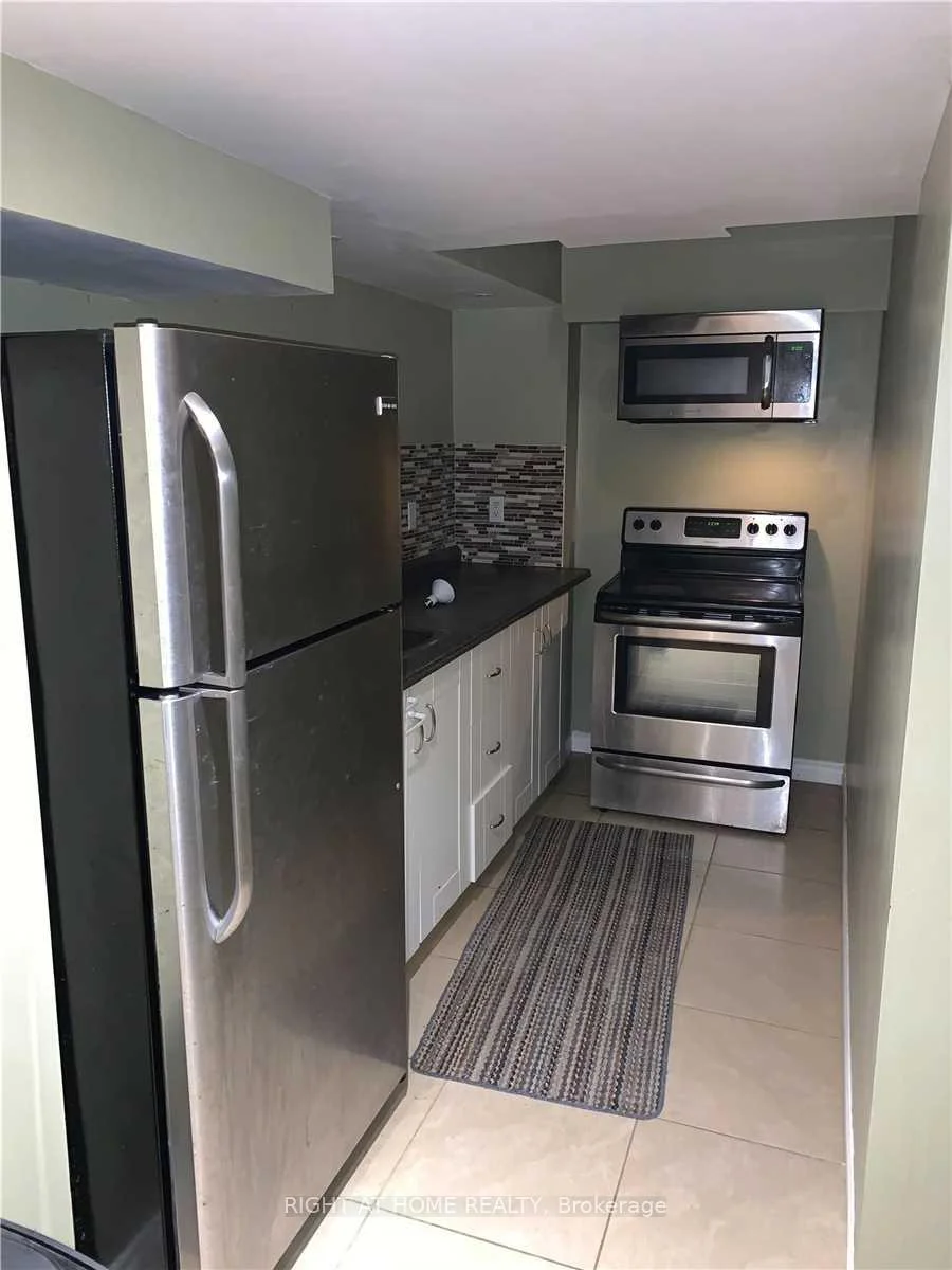Photo 10 of Unit Bsm, 83 Lewis Honey Drive, Aurora, Bayview Northeast — HOMEH