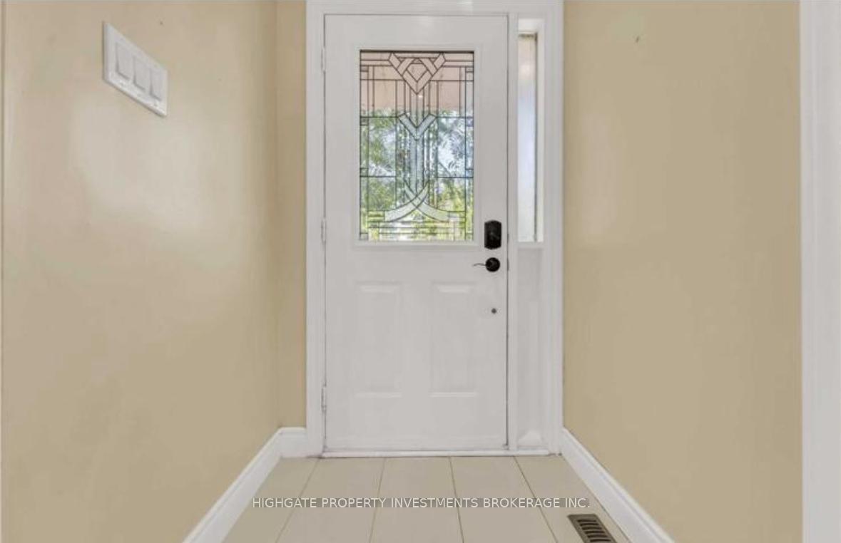 Photo 2 of Unit Main, 36 Reigate Avenue, Brampton, Madoc — HOMEH