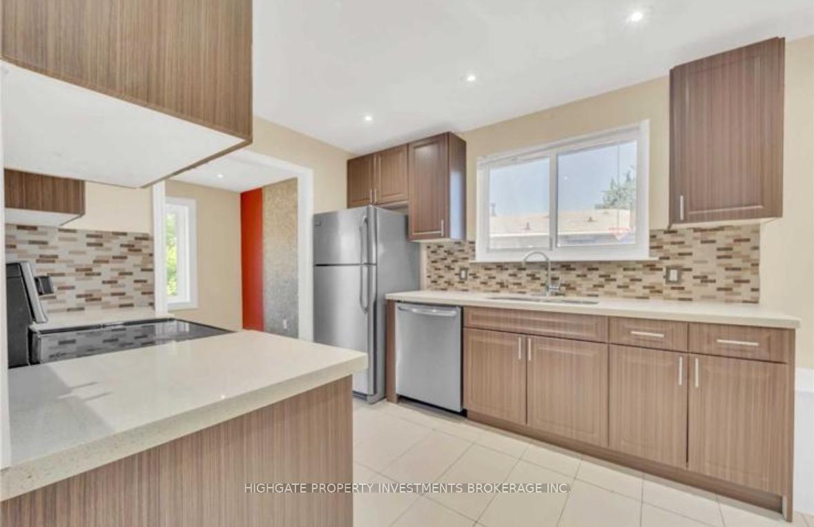 Photo 7 of Unit Main, 36 Reigate Avenue, Brampton, Madoc — HOMEH