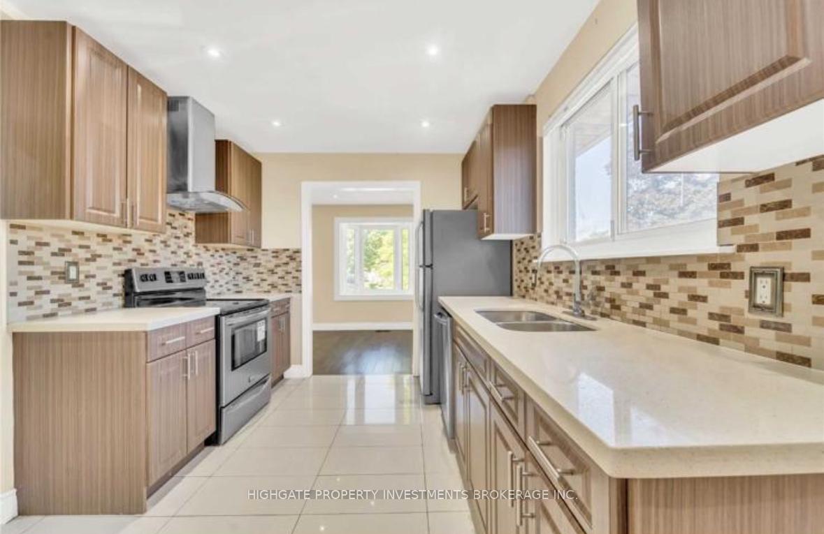 Photo 8 of Unit Main, 36 Reigate Avenue, Brampton, Madoc — HOMEH