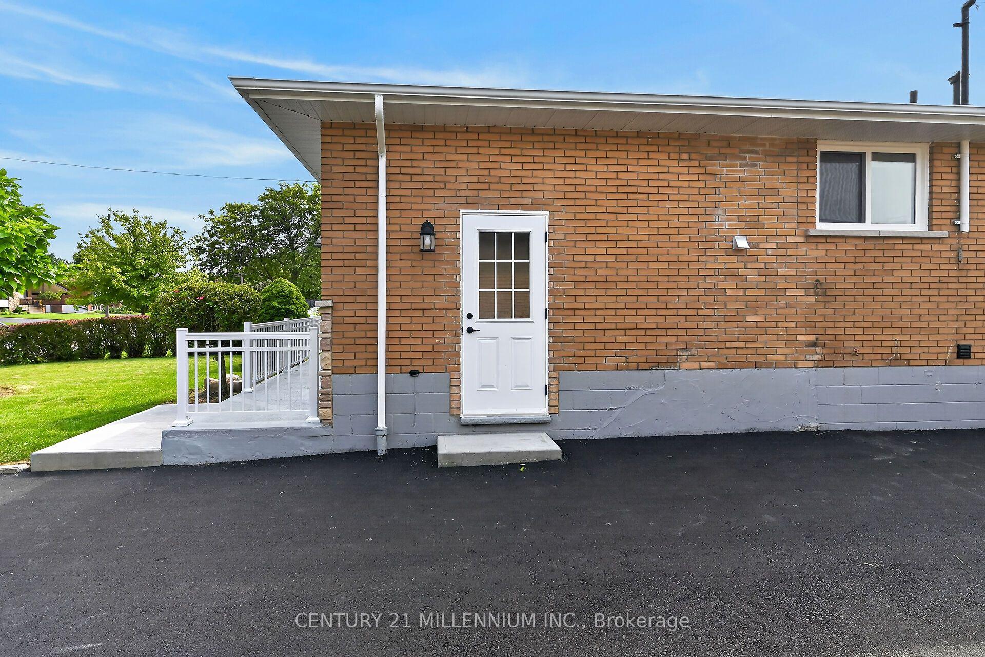Photo 3 of Unit Lower, 40 Purdy Crescent, Hamilton, Greeningdon — HOMEH