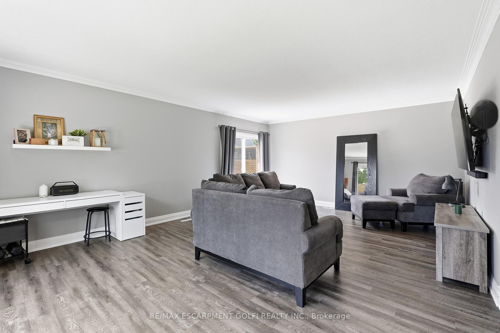 Photo 5 of 162 Mary Street, Thorold, Allanburg/Thorold South — HOMEH