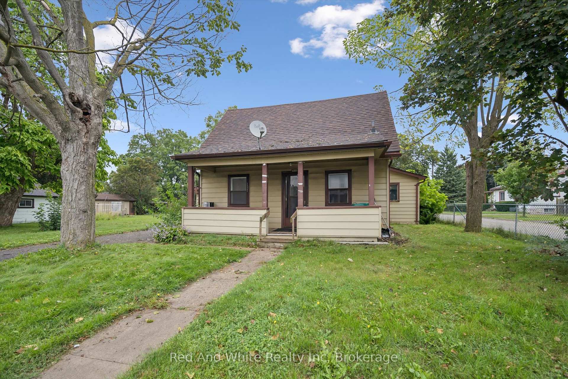 Front of 1279 Hamilton Street