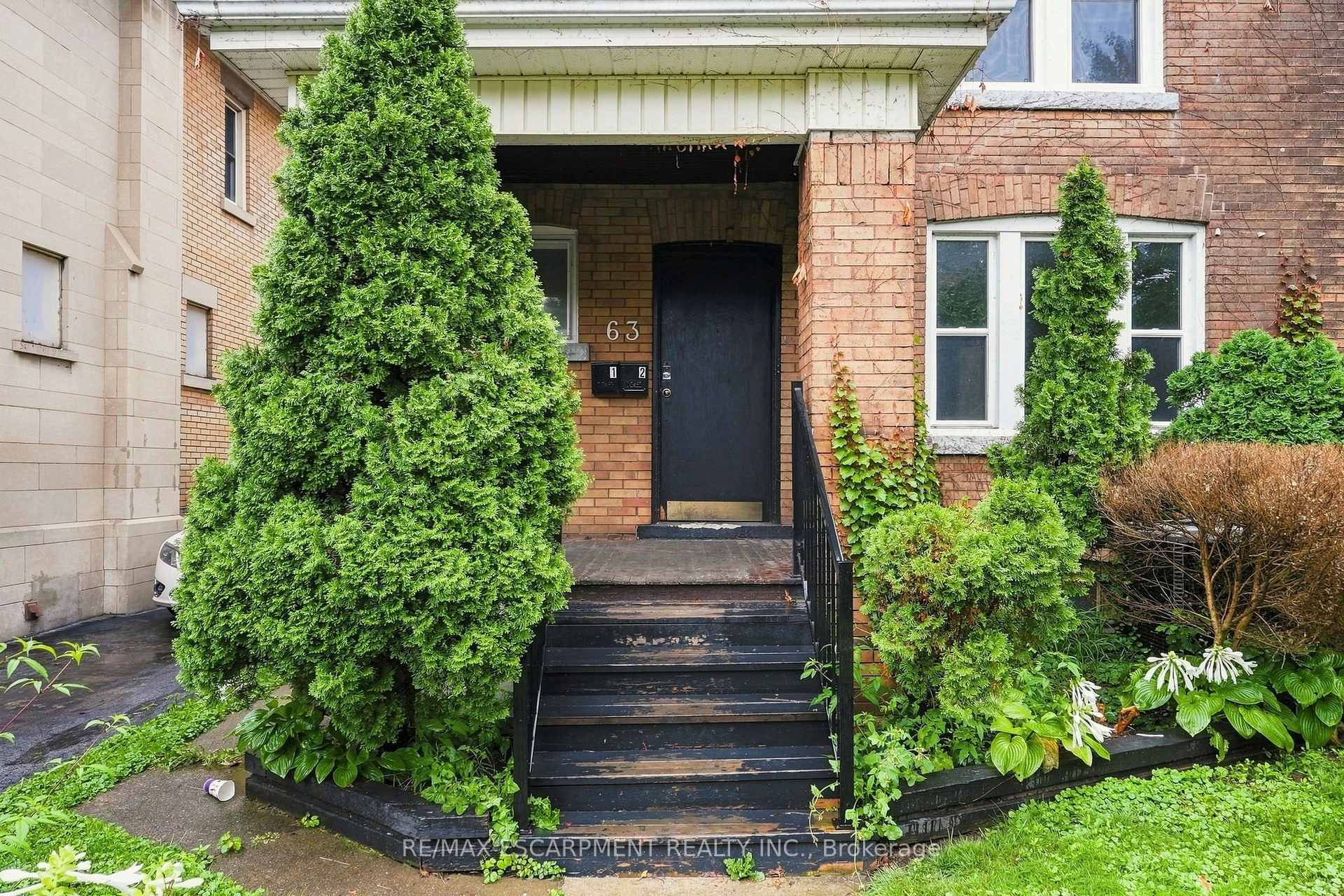 Photo 3 of 63 Melrose Avenue S, Hamilton, Stipley — HOMEH