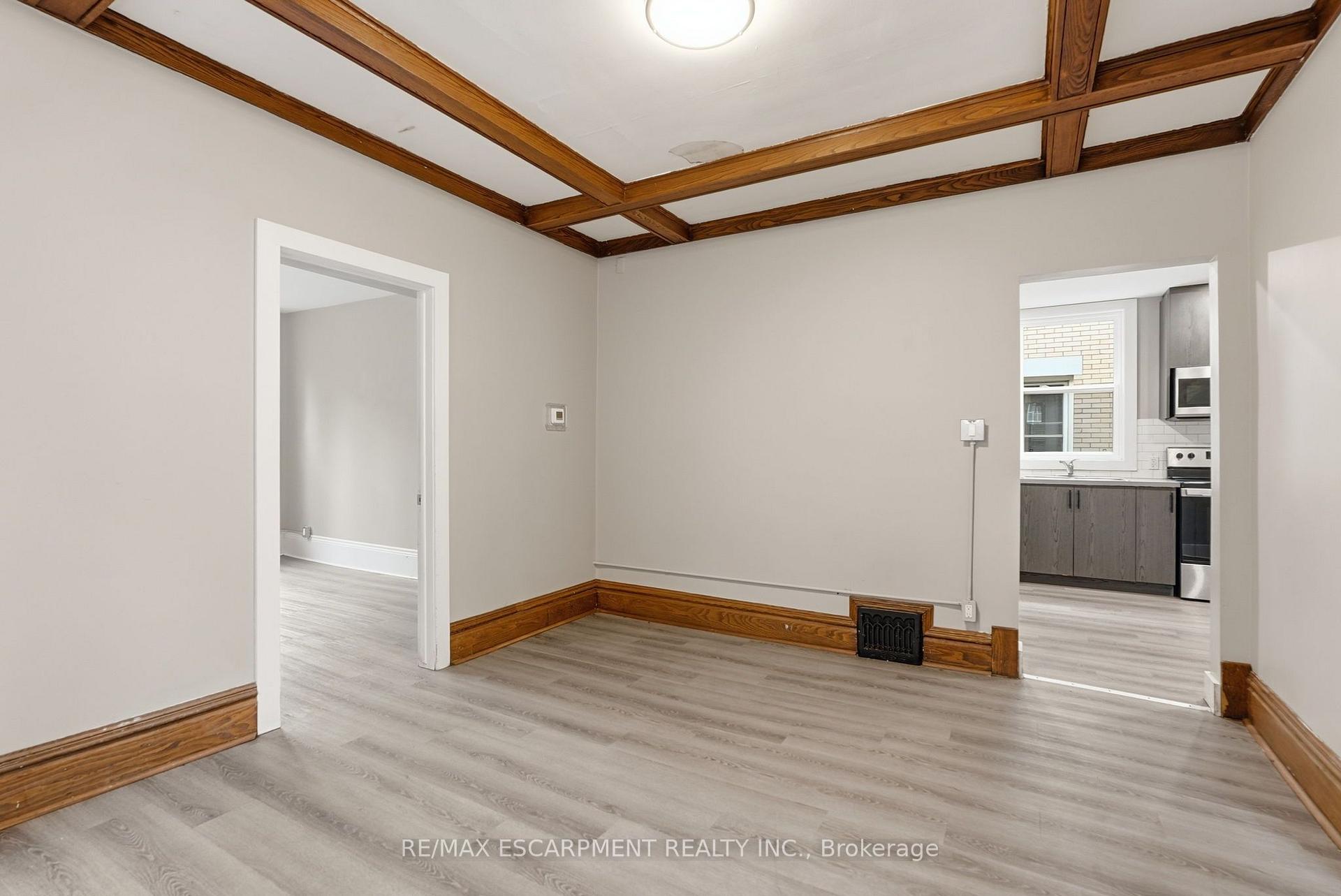 Photo 8 of 63 Melrose Avenue S, Hamilton, Stipley — HOMEH
