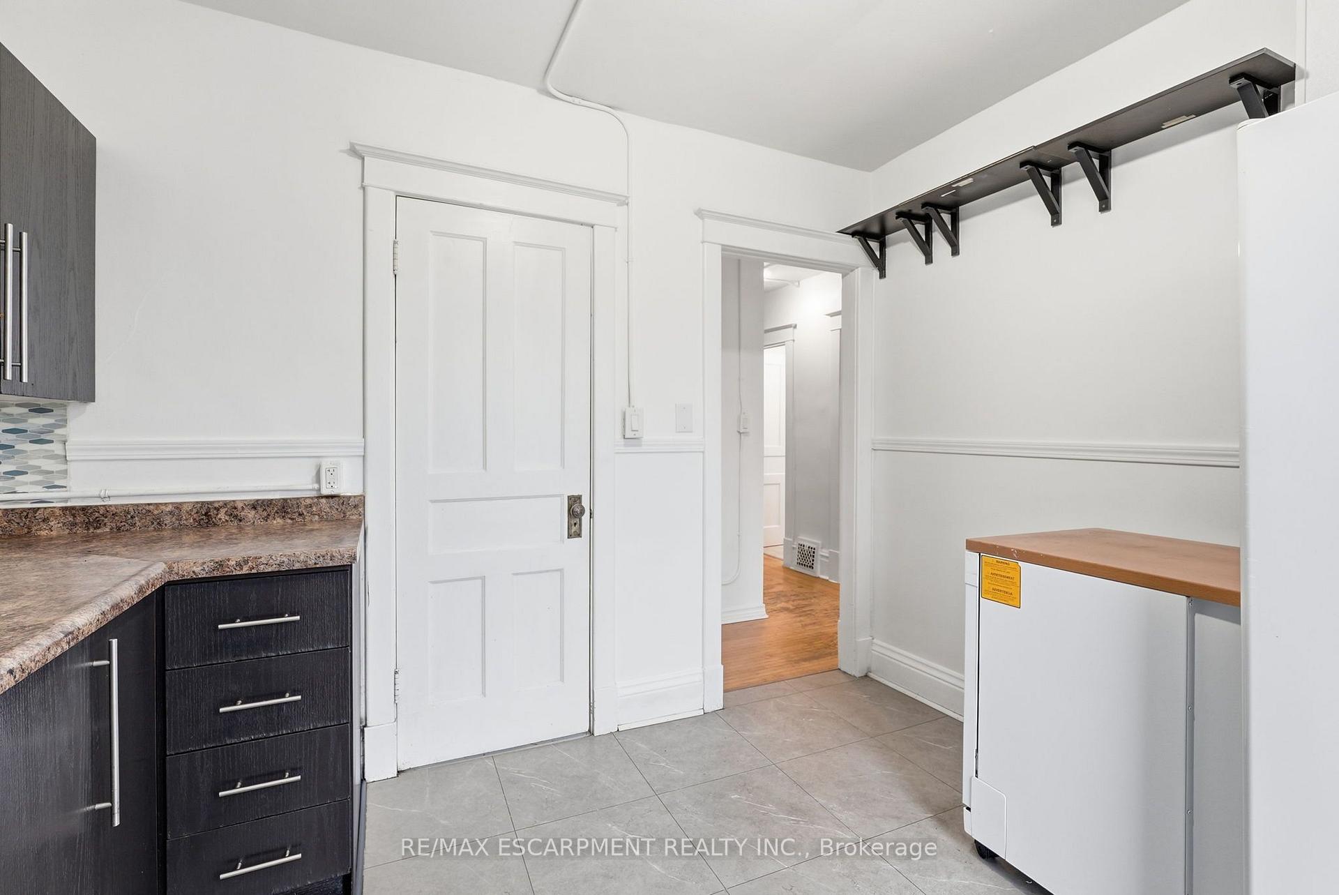 Photo 15 of 63 Melrose Avenue S, Hamilton, Stipley — HOMEH