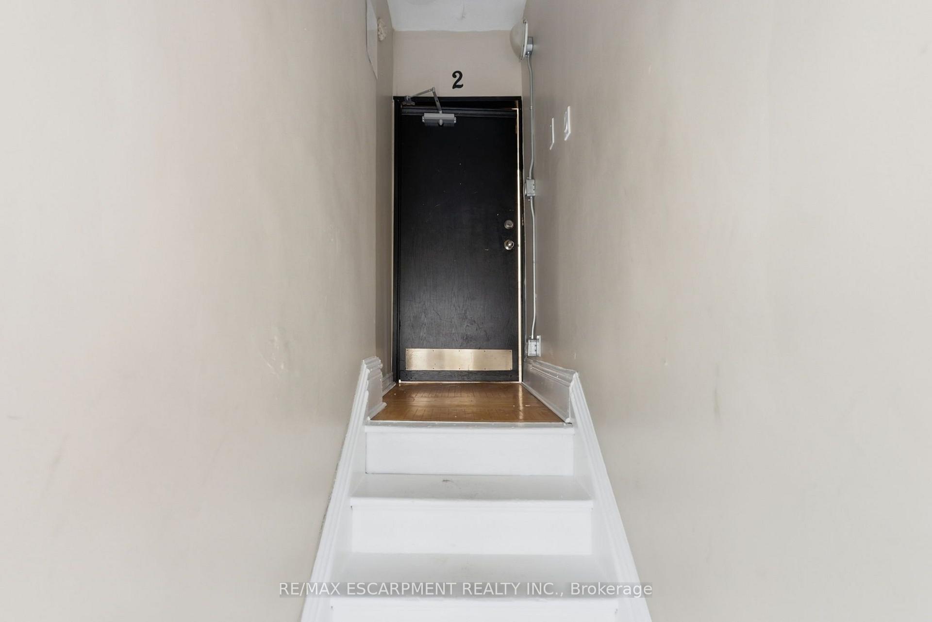 Photo 17 of 63 Melrose Avenue S, Hamilton, Stipley — HOMEH