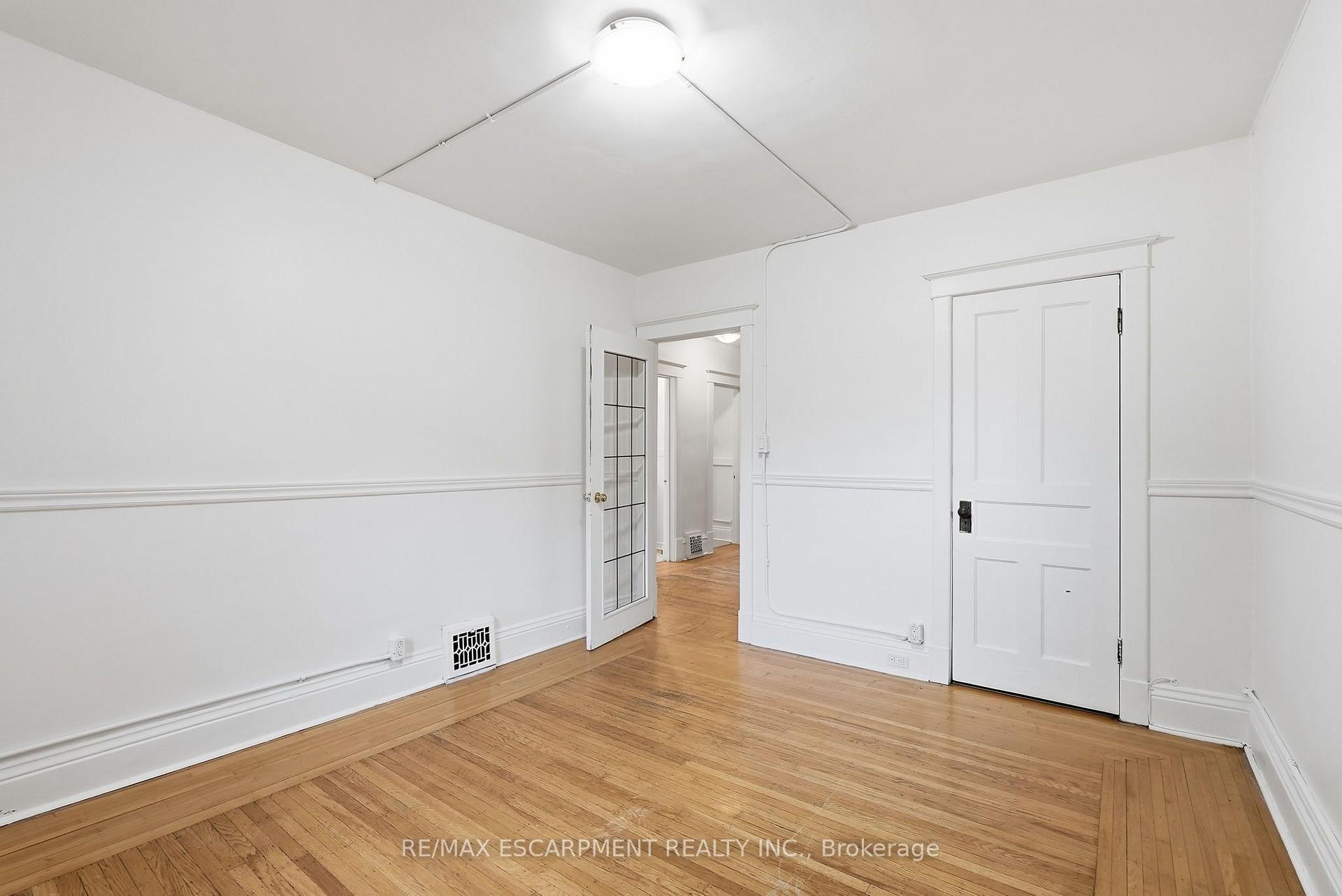 Photo 21 of 63 Melrose Avenue S, Hamilton, Stipley — HOMEH