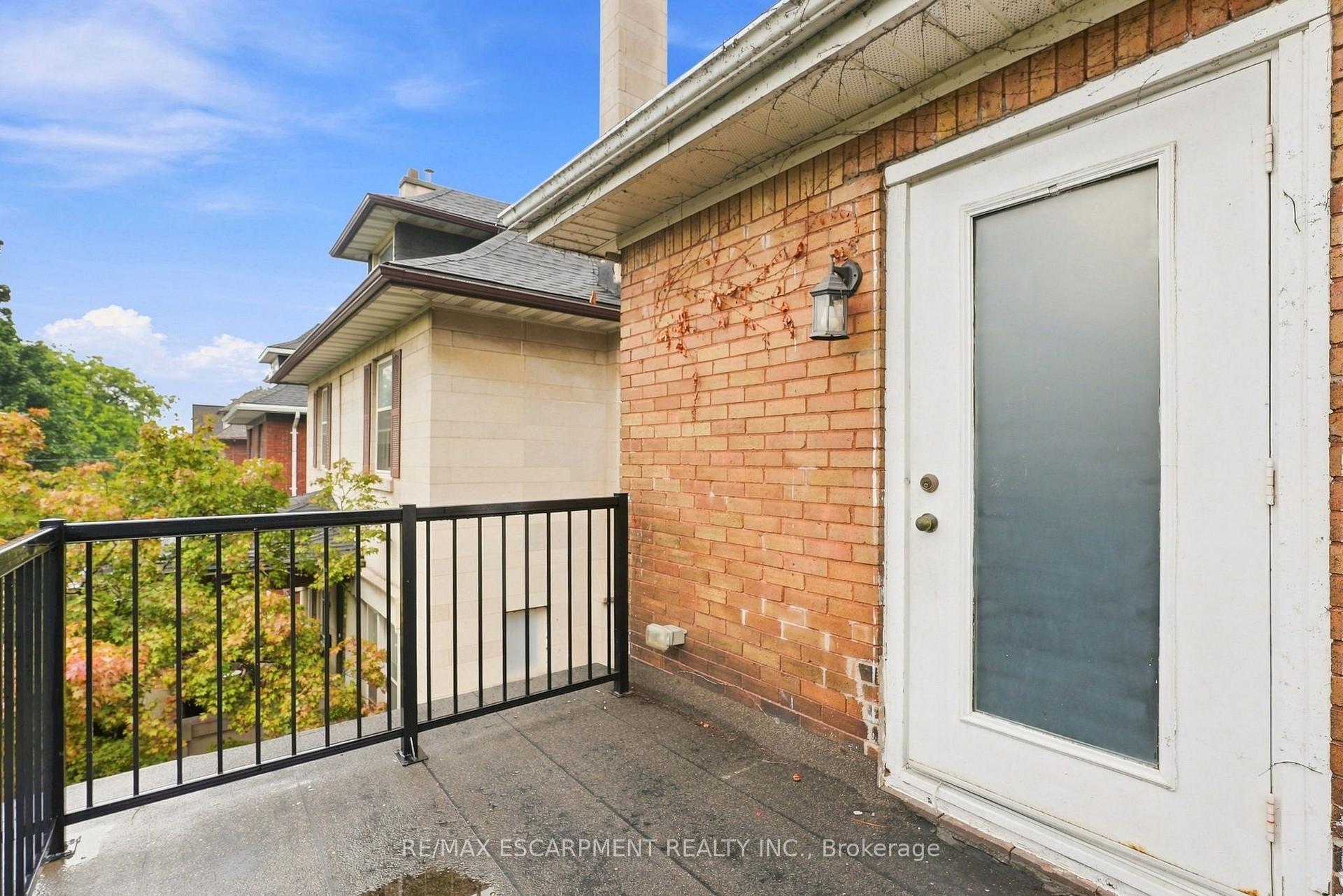 Photo 42 of 63 Melrose Avenue S, Hamilton, Stipley — HOMEH
