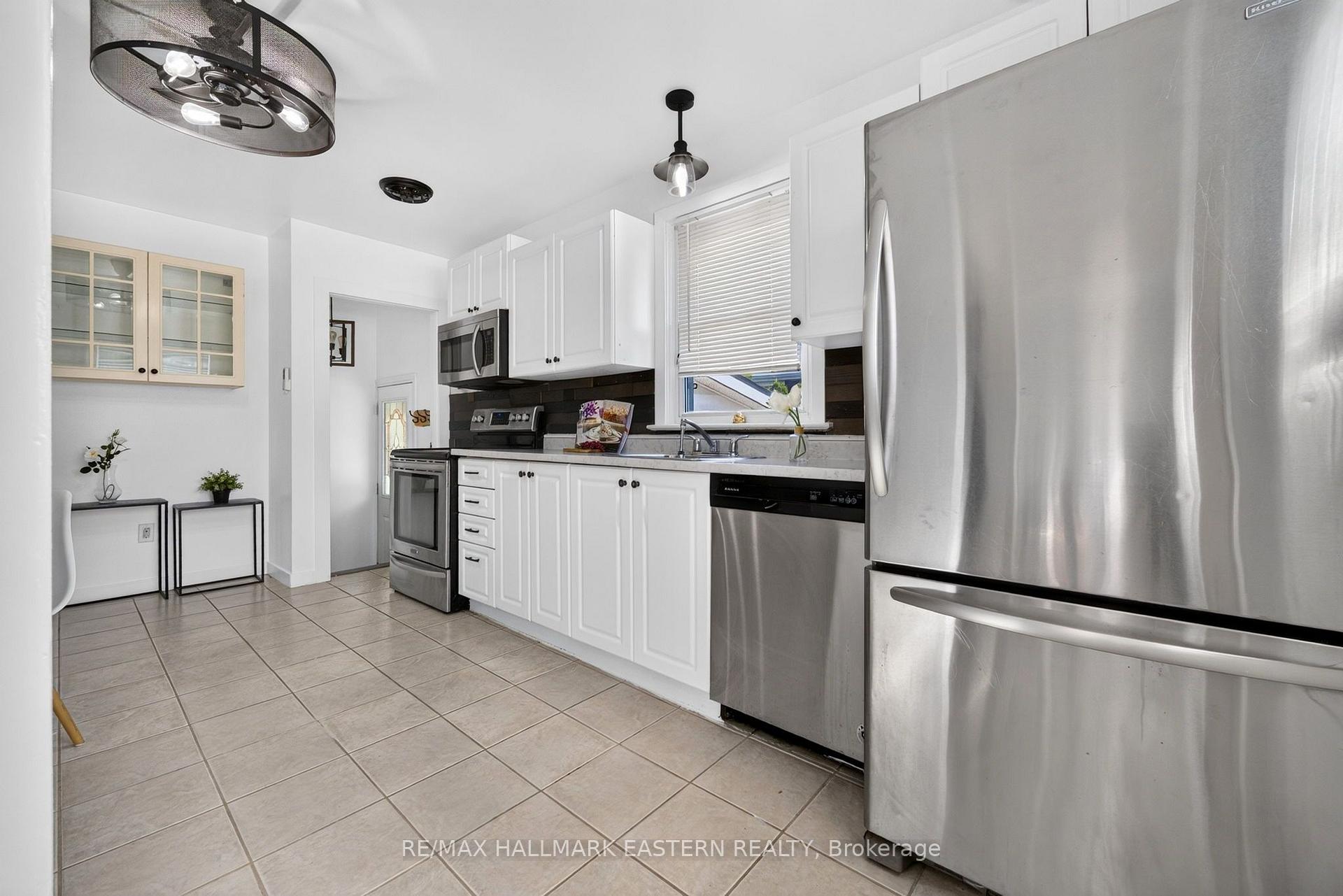 Photo 11 of 754 Crawford Place, Peterborough, Otonabee Ward 1 — HOMEH
