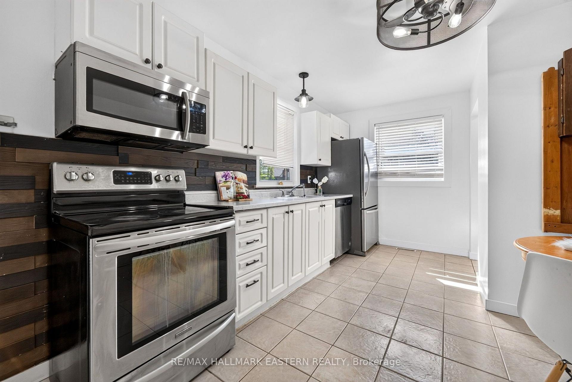 Photo 13 of 754 Crawford Place, Peterborough, Otonabee Ward 1 — HOMEH