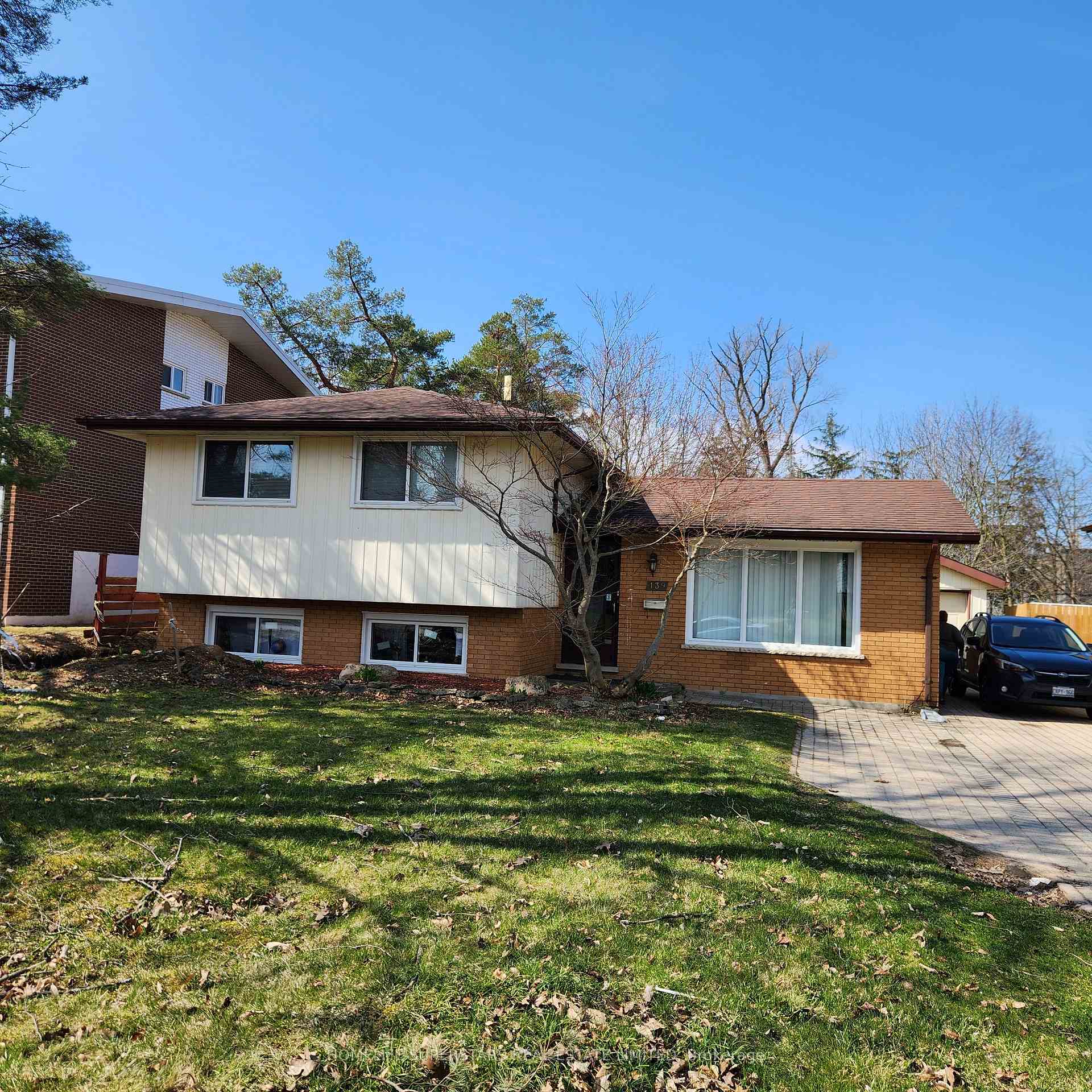 Photo of Unit Upper Unit, 139 Macgregor Crescent