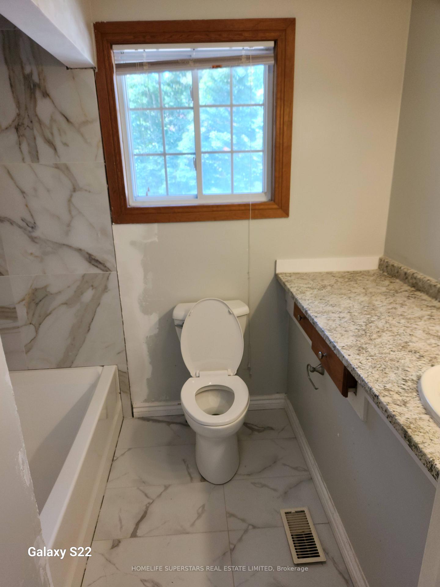 Photo 16 of Unit Upper Unit, 139 Macgregor Crescent, Waterloo, Lincoln Village — HOMEH