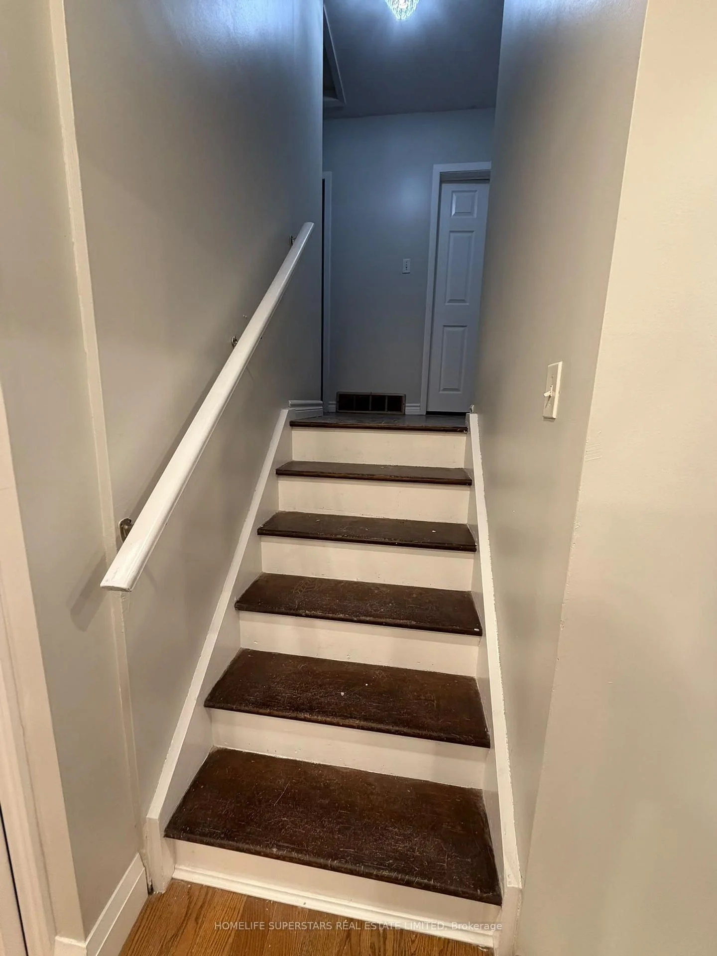 Photo 19 of Unit Upper Unit, 139 Macgregor Crescent, Waterloo, Lincoln Village — HOMEH