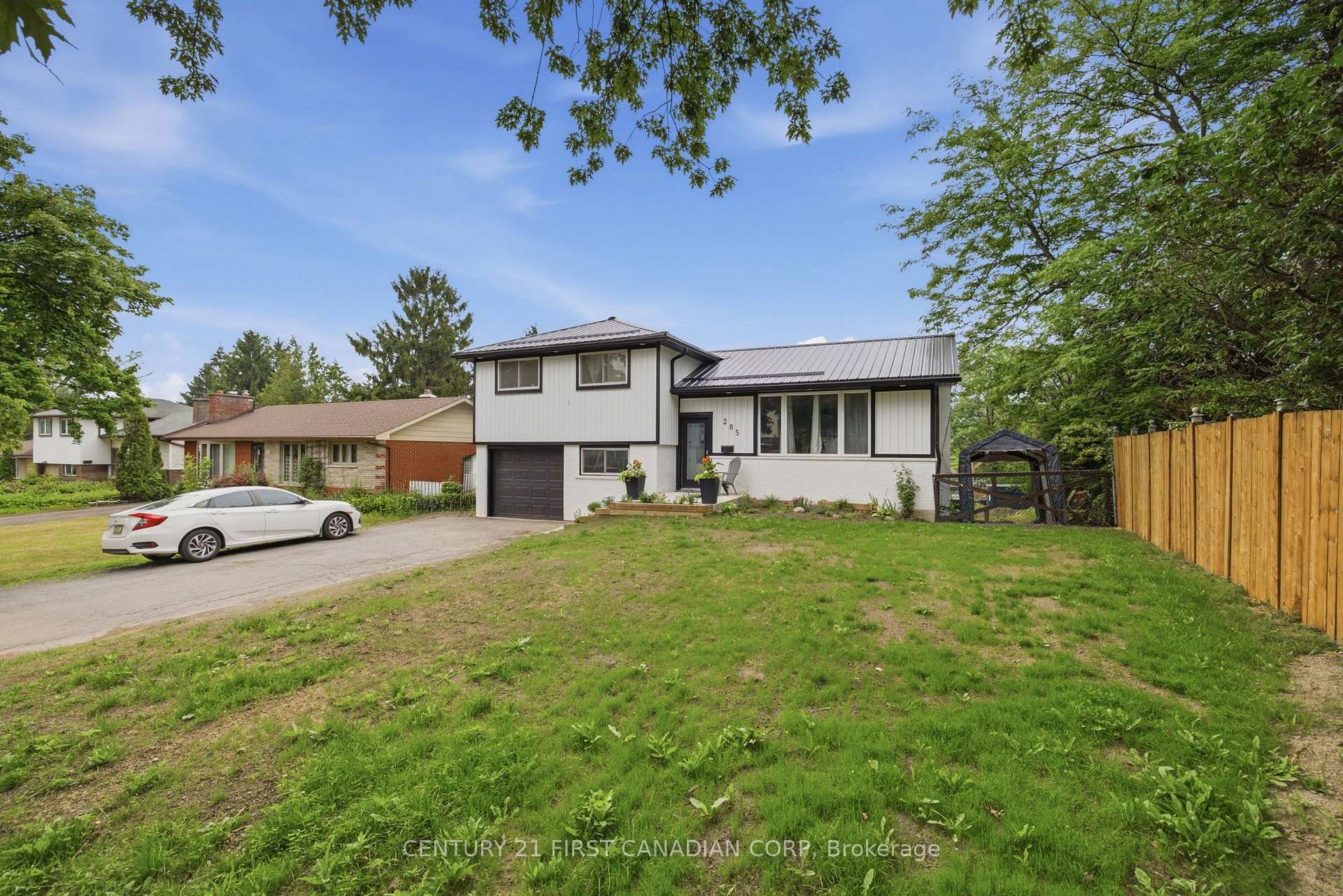 Photo 2 of 285 Panorama Crescent, London, South J — HOMEH