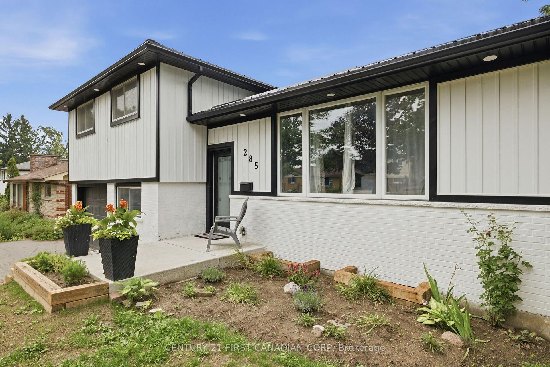 Photo 3 of 285 Panorama Crescent, London, South J — HOMEH