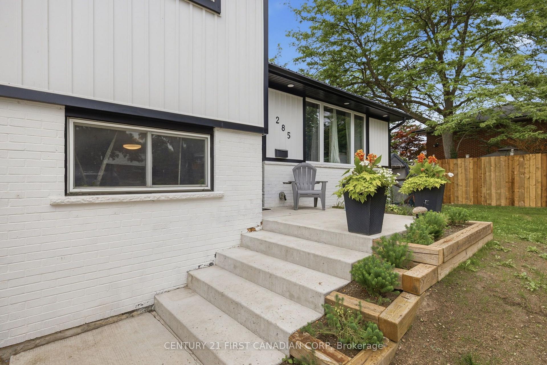 Photo 4 of 285 Panorama Crescent, London, South J — HOMEH