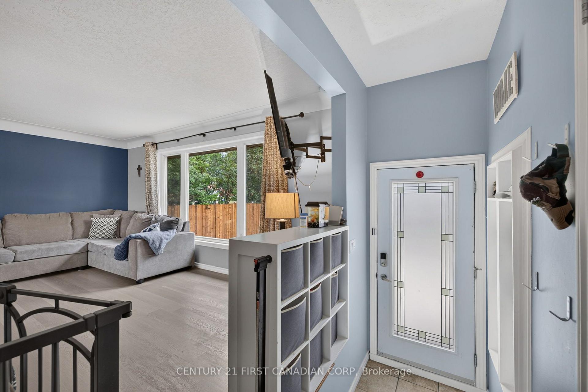 Photo 6 of 285 Panorama Crescent, London, South J — HOMEH