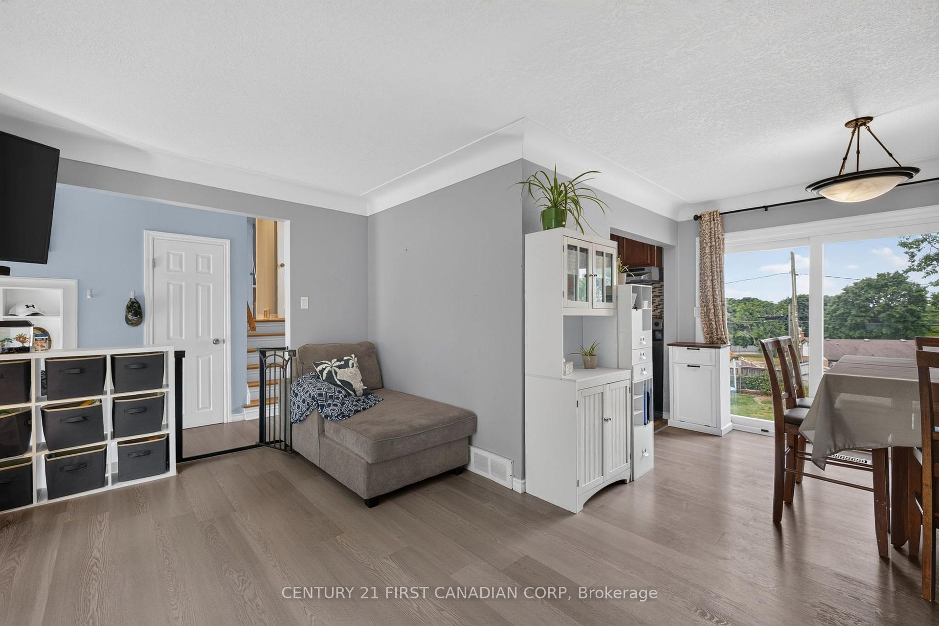 Photo 10 of 285 Panorama Crescent, London, South J — HOMEH