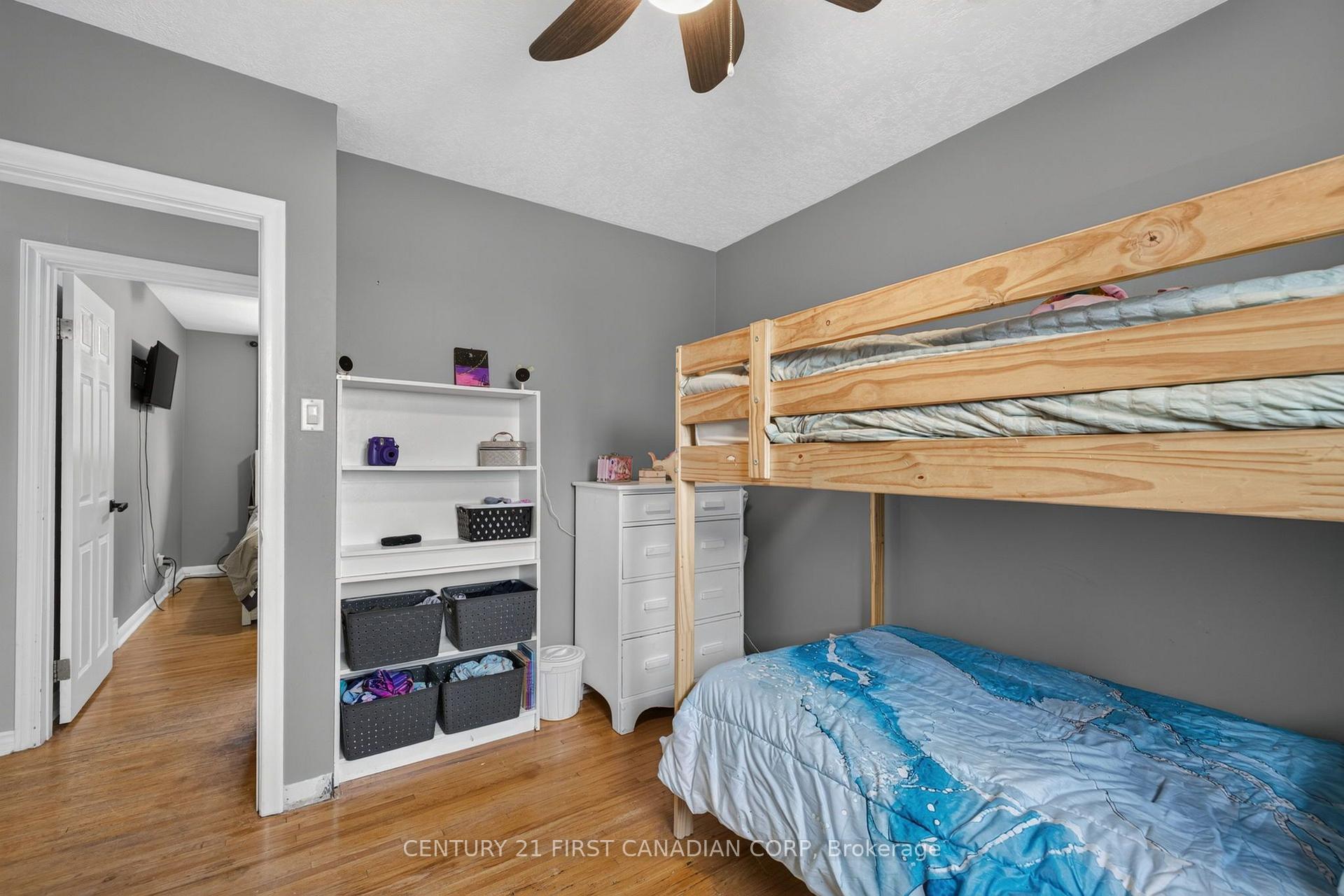 Photo 26 of 285 Panorama Crescent, London, South J — HOMEH