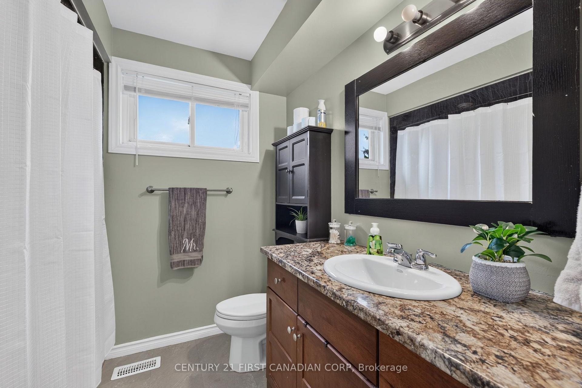 Photo 27 of 285 Panorama Crescent, London, South J — HOMEH