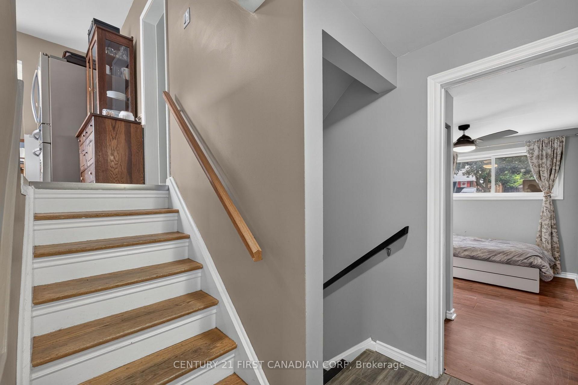 Photo 32 of 285 Panorama Crescent, London, South J — HOMEH