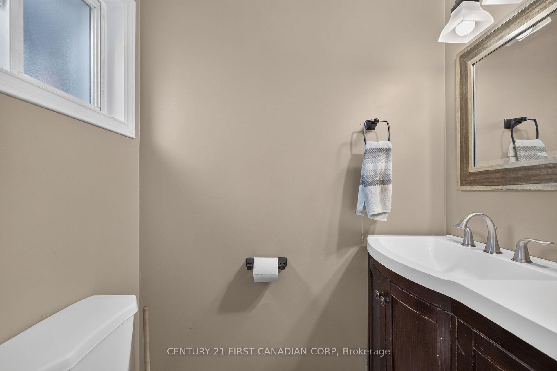 Photo 35 of 285 Panorama Crescent, London, South J — HOMEH
