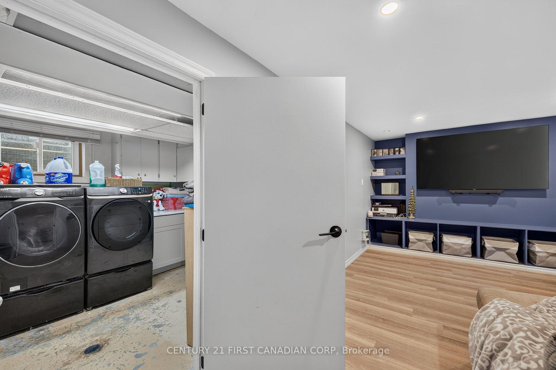 Photo 40 of 285 Panorama Crescent, London, South J — HOMEH