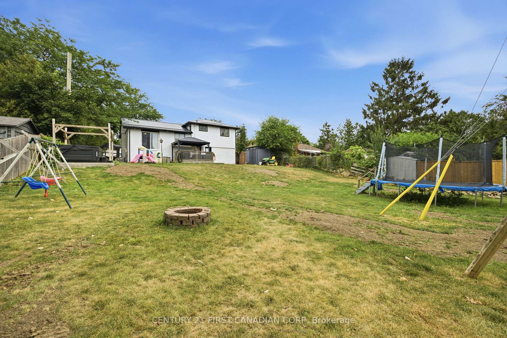 Photo 46 of 285 Panorama Crescent, London, South J — HOMEH
