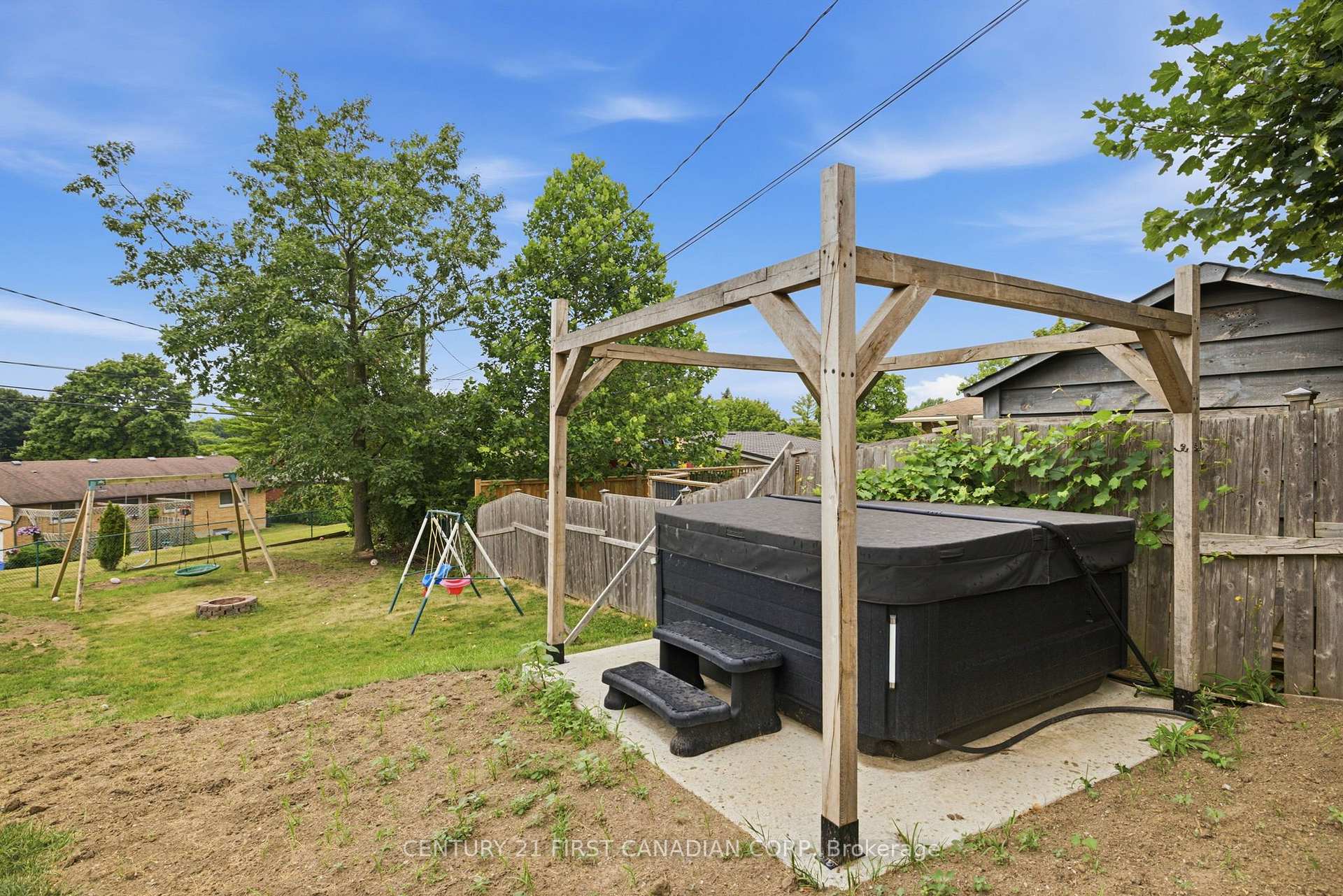 Photo 47 of 285 Panorama Crescent, London, South J — HOMEH