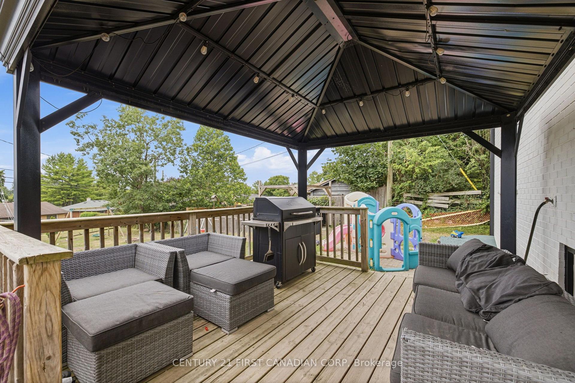 Photo 48 of 285 Panorama Crescent, London, South J — HOMEH