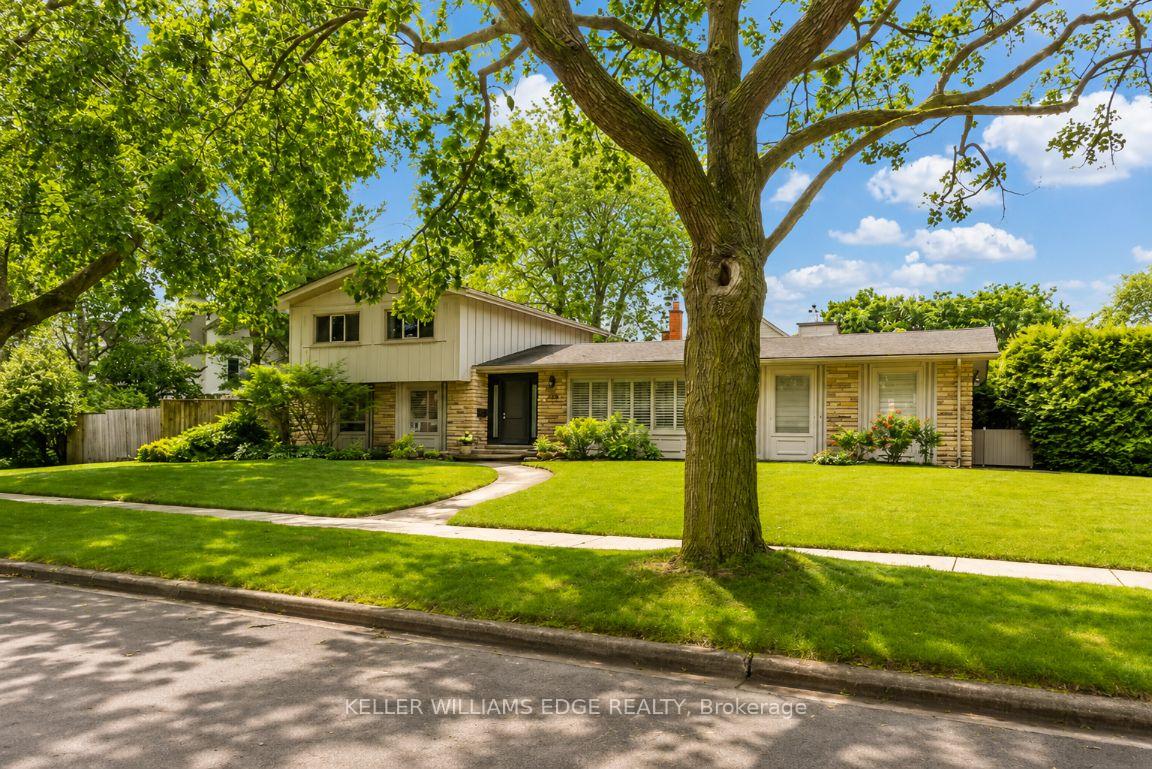 Photo 3 of 280 Penn Drive, Burlington, Roseland — HOMEH