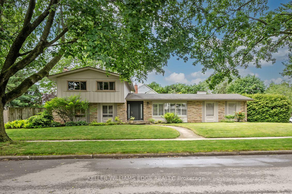 Photo 2 of 280 Penn Drive, Burlington, Roseland — HOMEH
