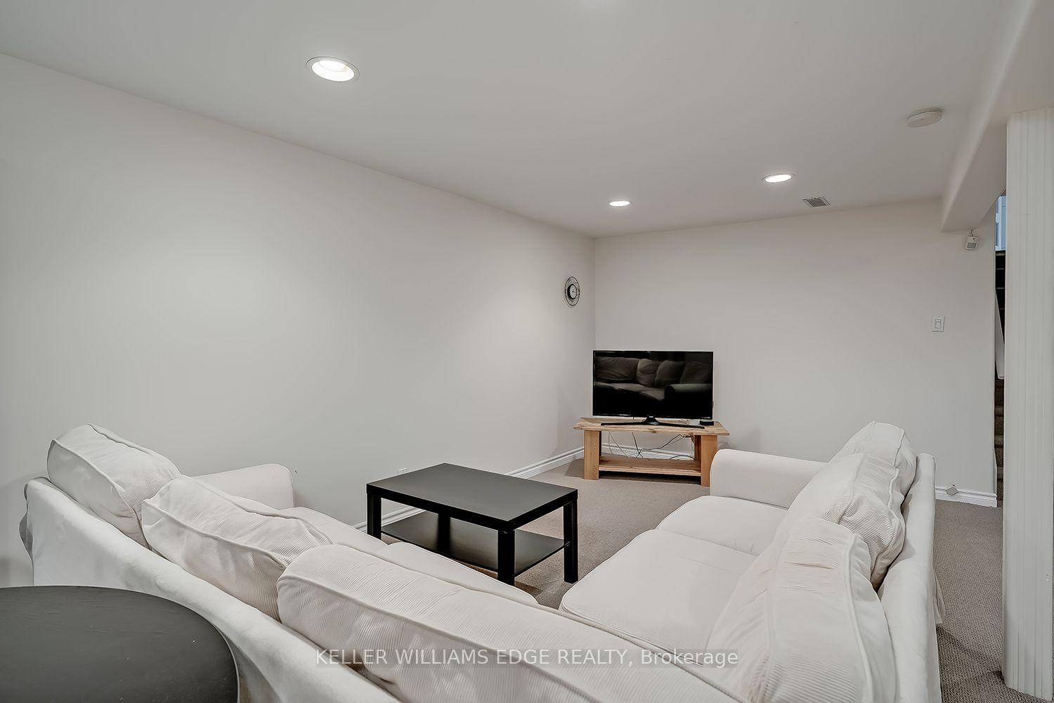 Photo 30 of 280 Penn Drive, Burlington, Roseland — HOMEH