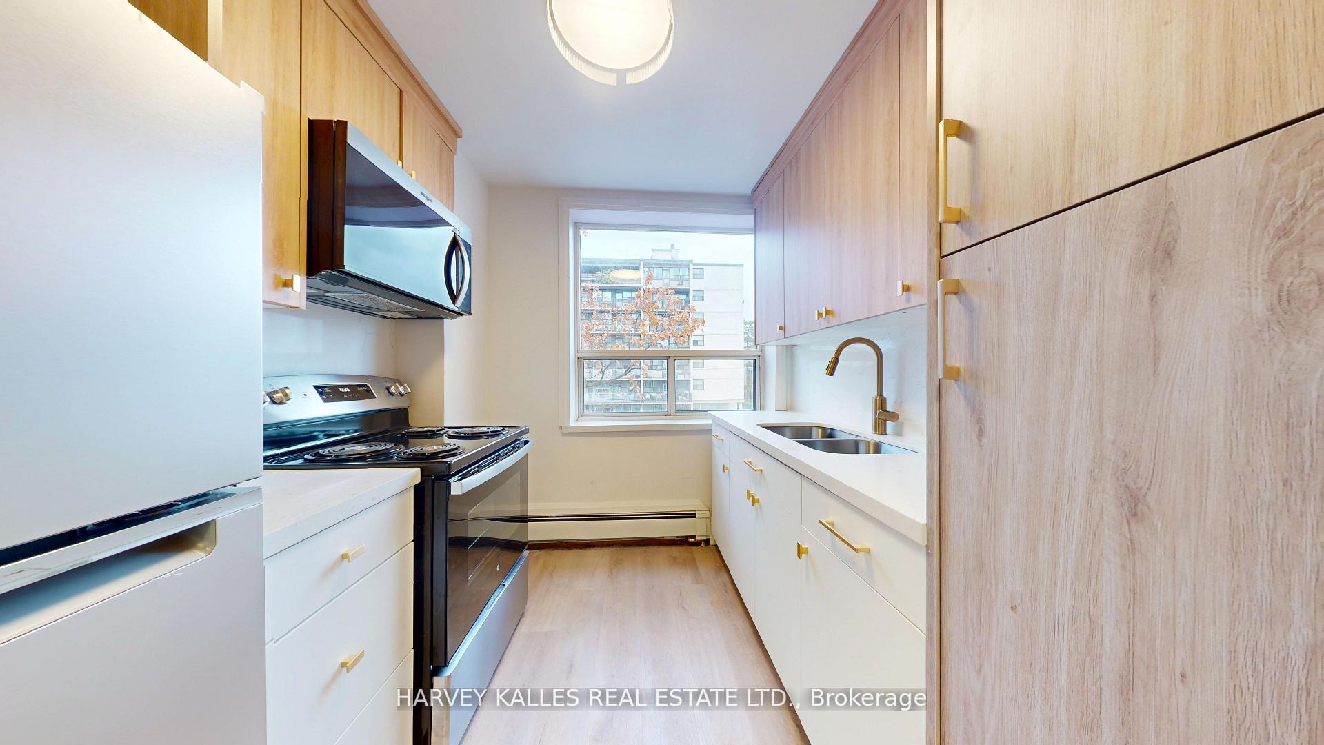Photo 6 of Unit 13, 1 Marquette Avenue, Toronto, Englemount-Lawrence — HOMEH