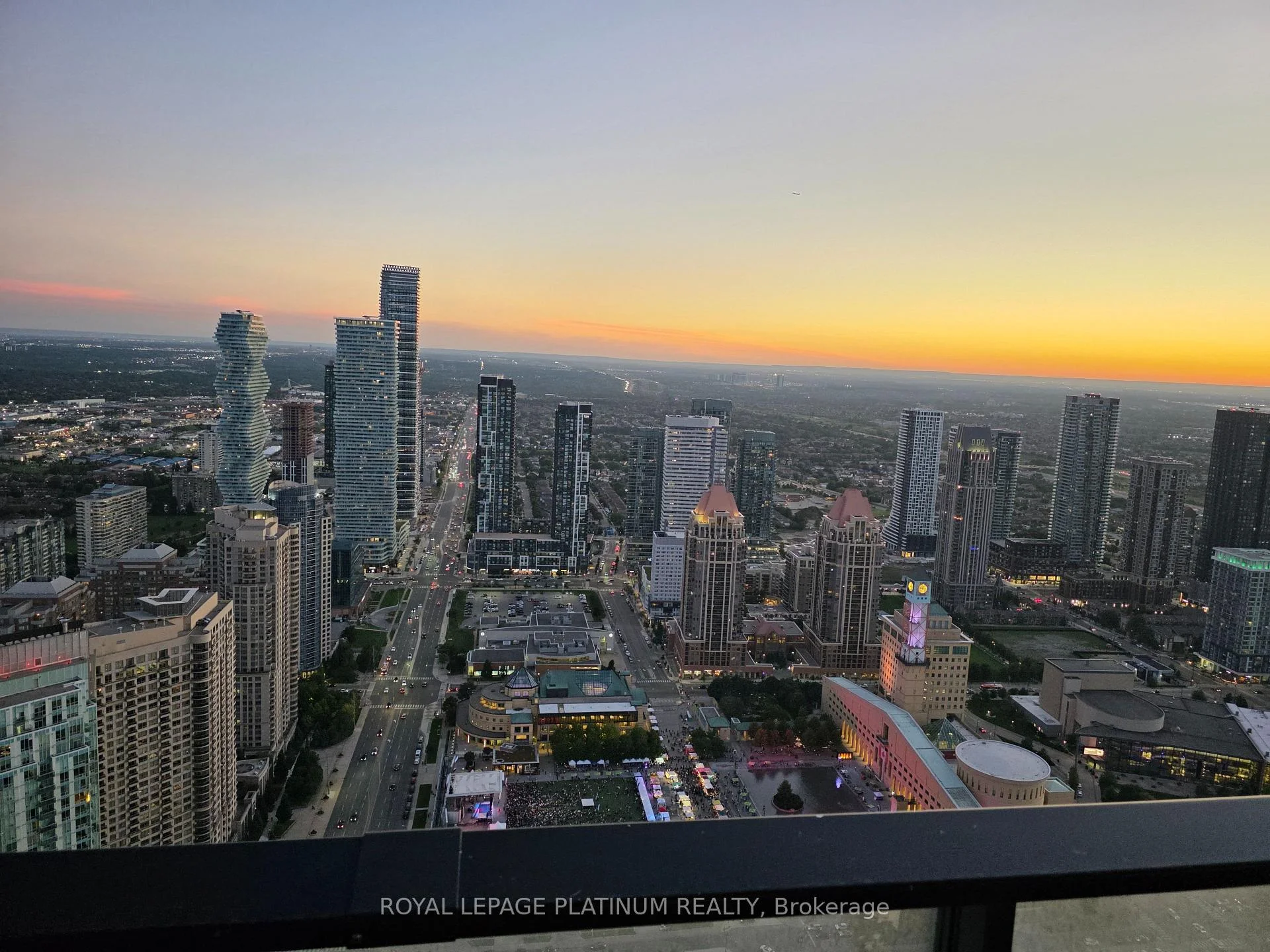 Photo 15 of 4015 The Exchange, Mississauga, City Centre — HOMEH