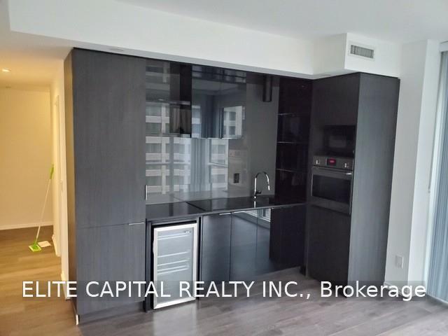 Photo of Unit 1015, 70 Temperance Street