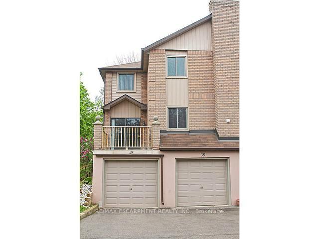 Photo 3 of Unit 38, 38 Elora Drive, Hamilton, Fessenden — HOMEH