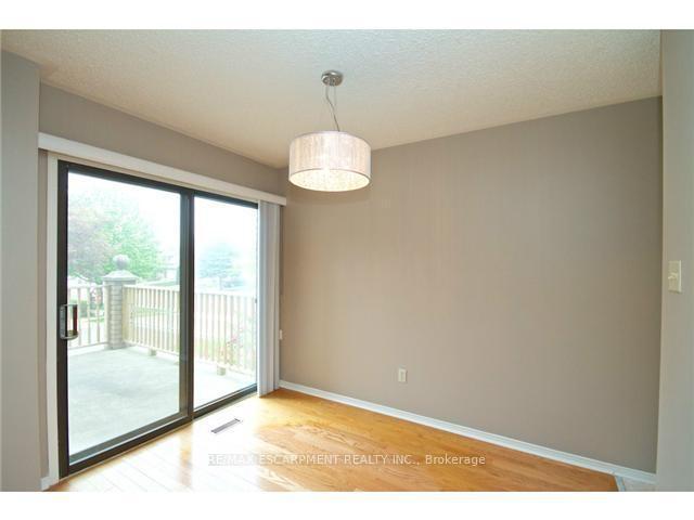 Photo 7 of Unit 38, 38 Elora Drive, Hamilton, Fessenden — HOMEH