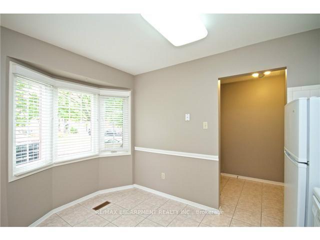 Photo 11 of Unit 38, 38 Elora Drive, Hamilton, Fessenden — HOMEH