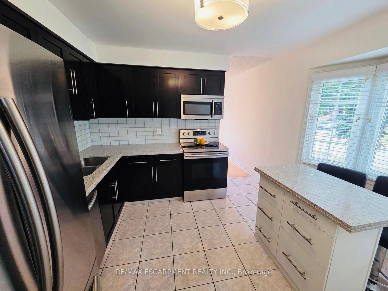 Photo 13 of Unit 38, 38 Elora Drive, Hamilton, Fessenden — HOMEH